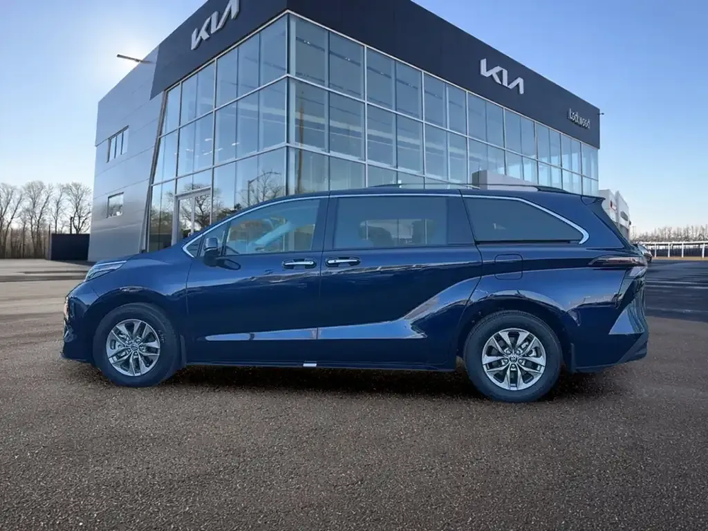 Toyota Sienna 2026 photo 5