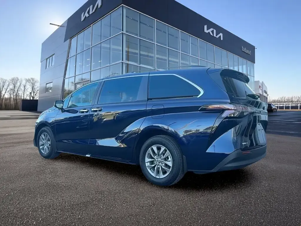 Toyota Sienna 2026 photo 4