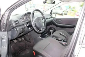 Mercedes-Benz A-Class 2011 photo 3
