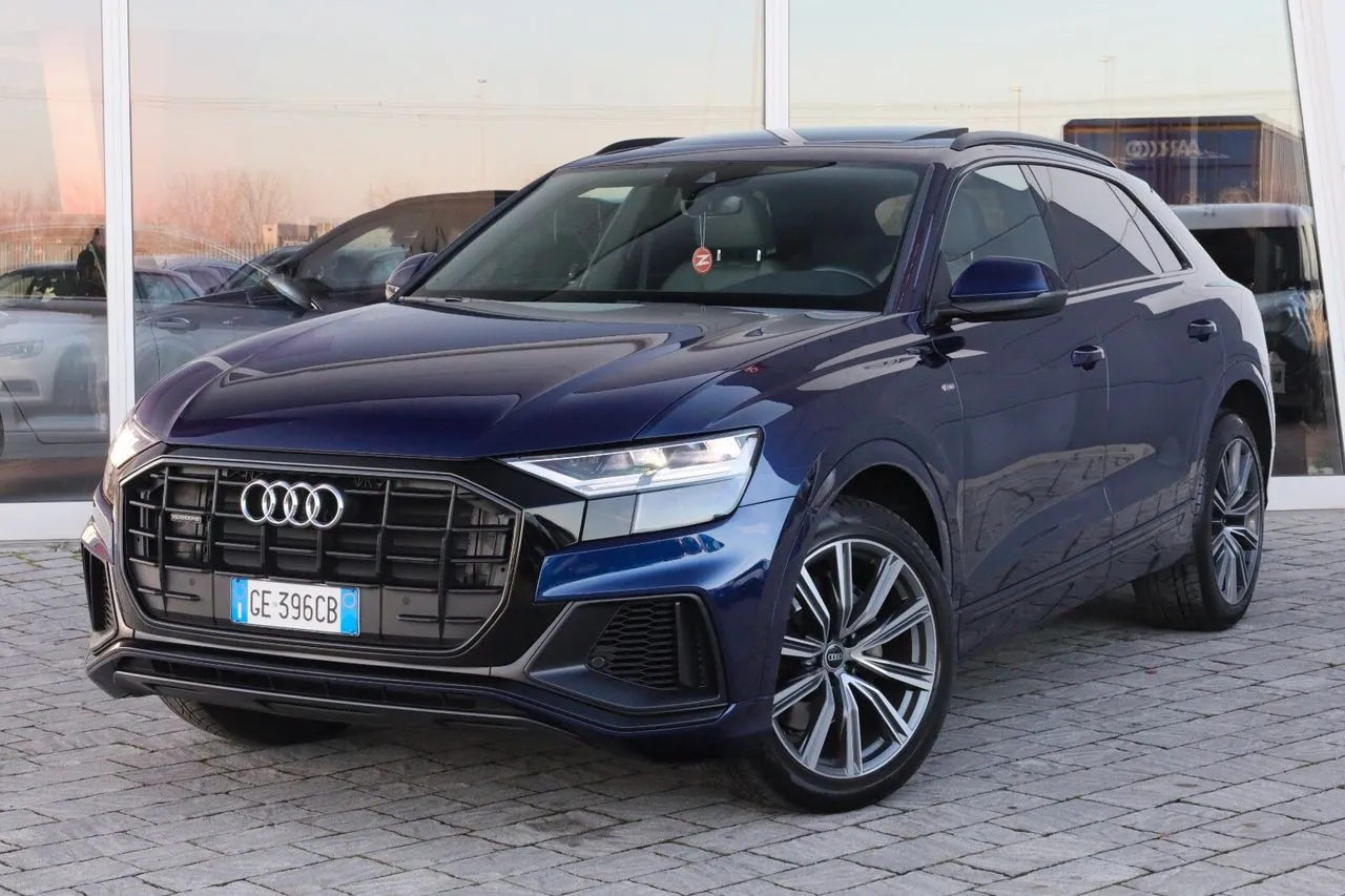 Audi Q8 2021 photo 2