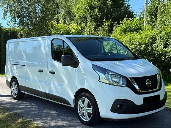 Nissan Nv300 2017 photo 2