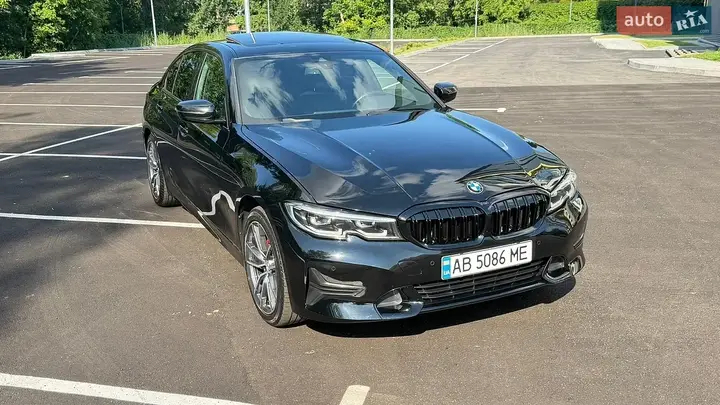 BMW 3 Series 2020 photo 3