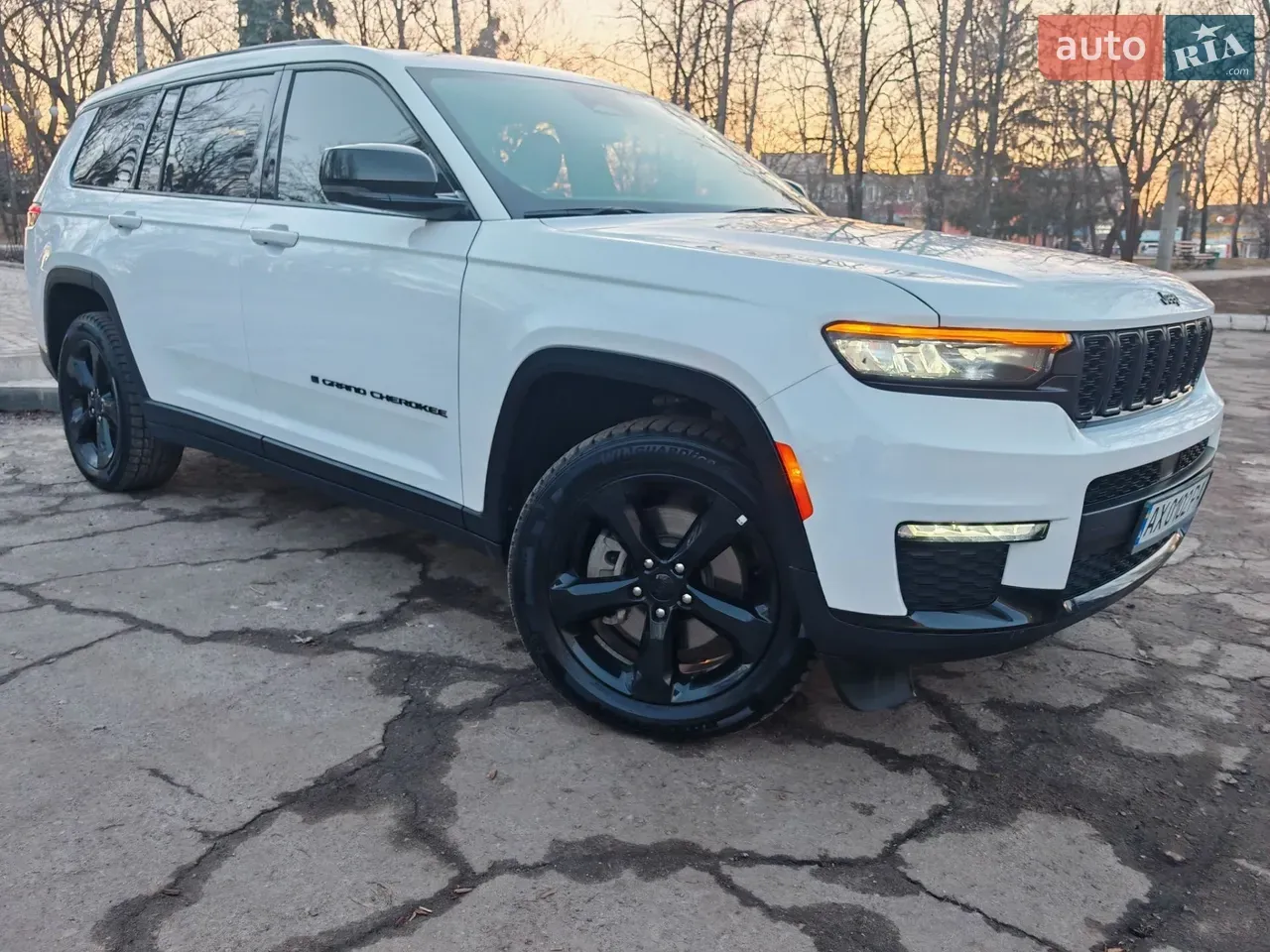 Jeep Grand Cherokee 2024 photo 2