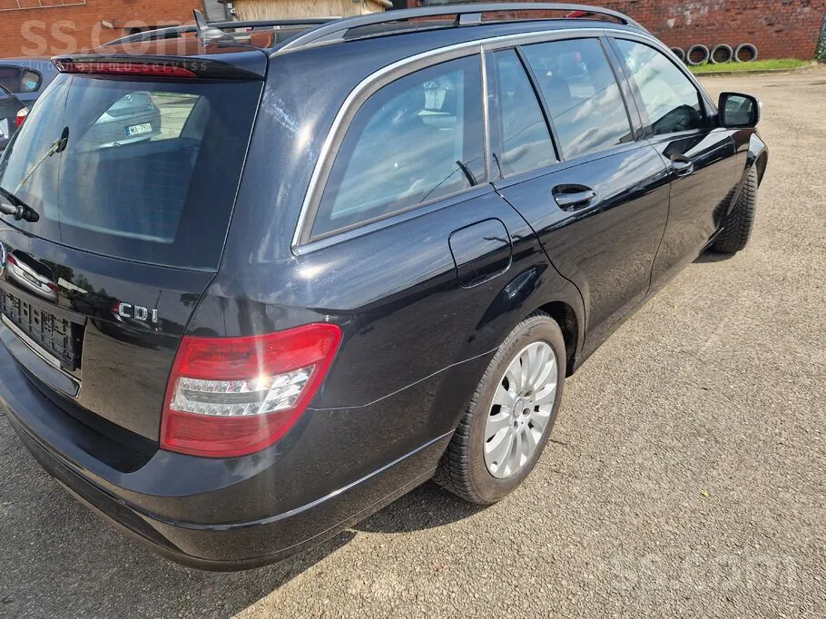 Mercedes-Benz C220 2007 photo 4