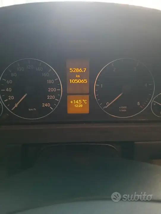 Mercedes-Benz C-Class 2008 photo 2