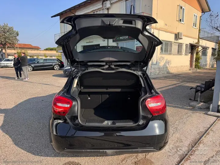 Mercedes-Benz A 180 2018 photo 5