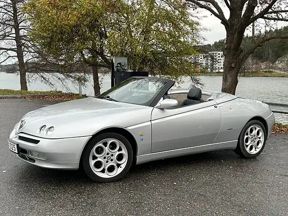 Alfa Romeo Spider 1999 photo 5