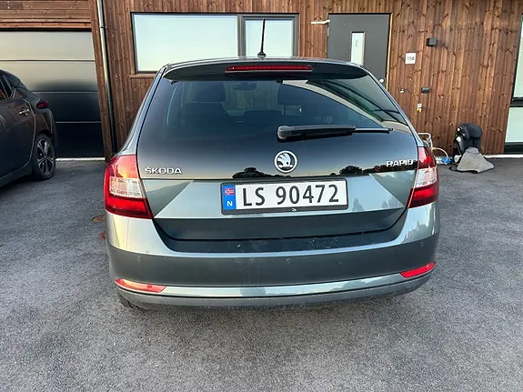 Skoda Rapid Spaceback 2018 photo 3