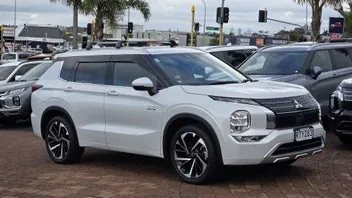 Mitsubishi Outlander 2022 photo 3