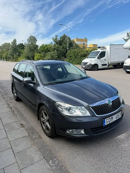 Skoda Octavia 2012 photo 2