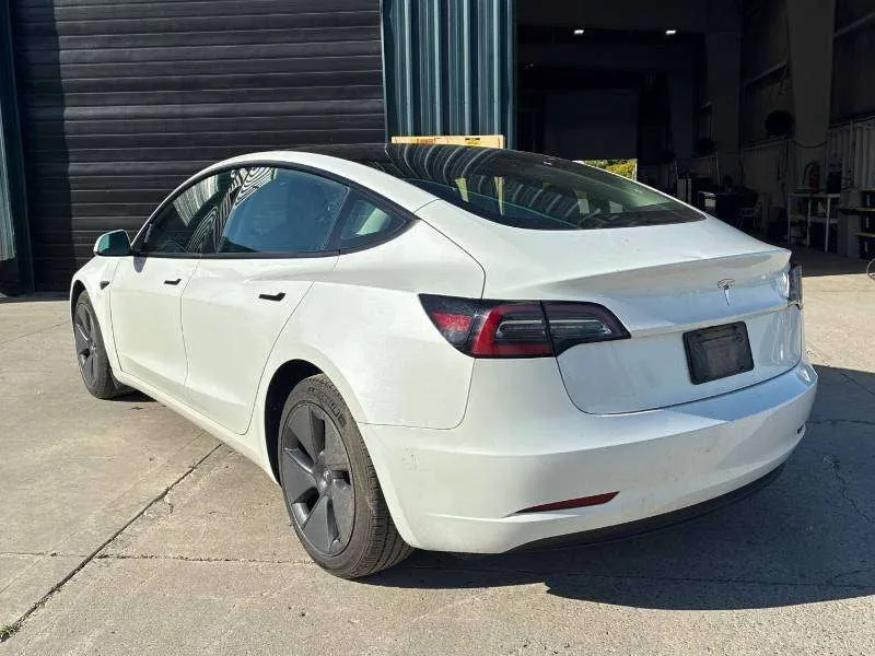 Tesla Model 3 2023 photo 5