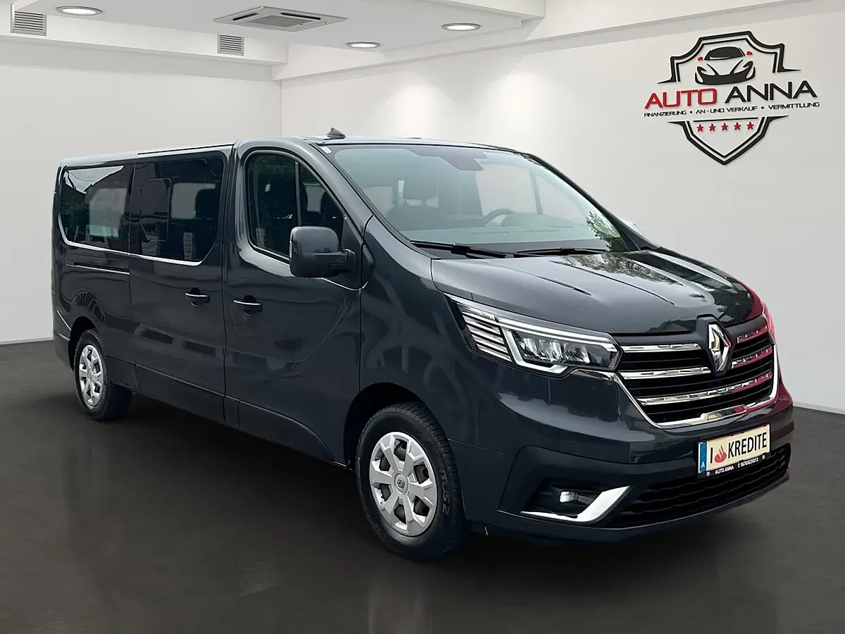 Renault Trafic 2022 photo 2