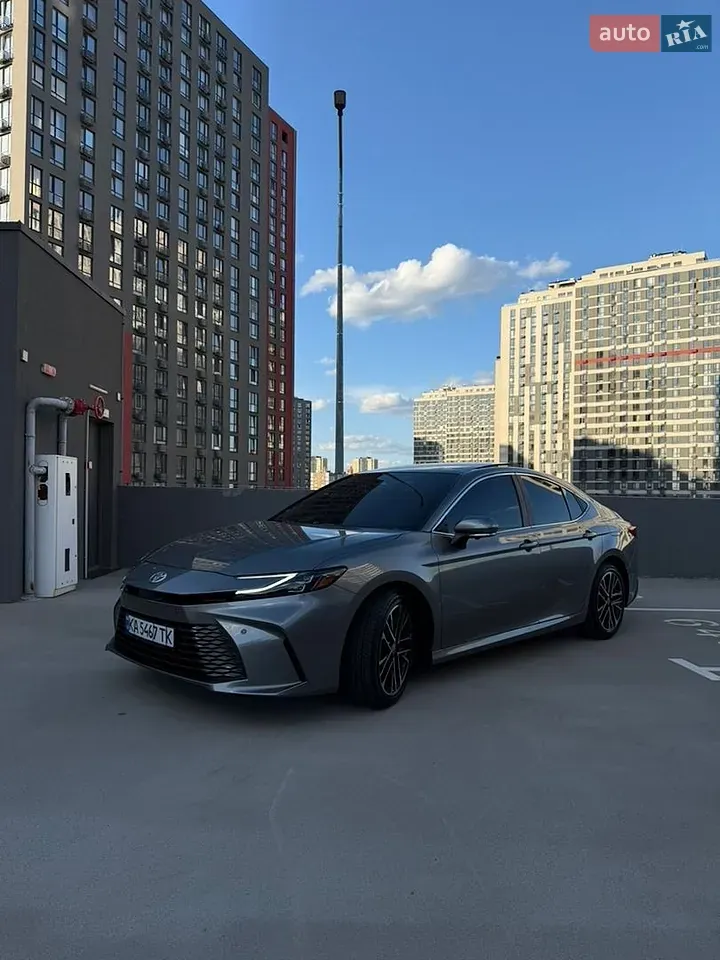 Toyota Camry 2025 photo 2
