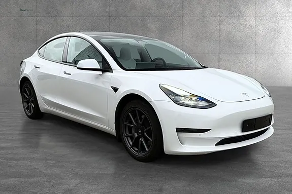 Tesla Model 3 2022 photo 3