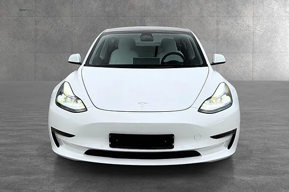 Tesla Model 3 2022 photo 2