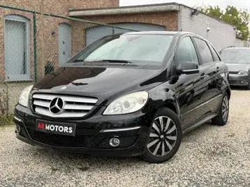 Mercedes-Benz B180