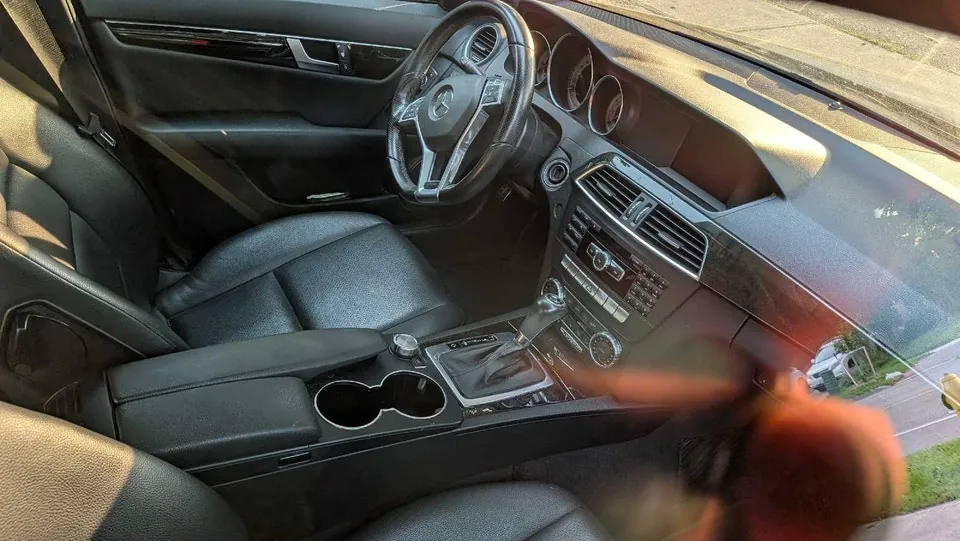 Mercedes-Benz C-Class 2012 photo 4
