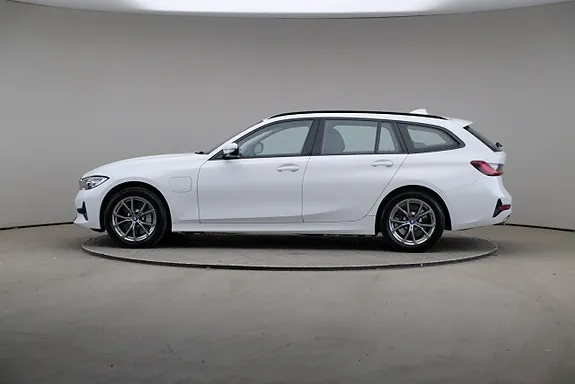 BMW 330E 2022 photo 4