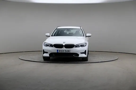 BMW 330E 2022 photo 3