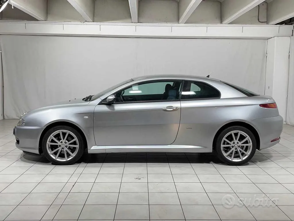Alfa Romeo Gt 2006 photo 2