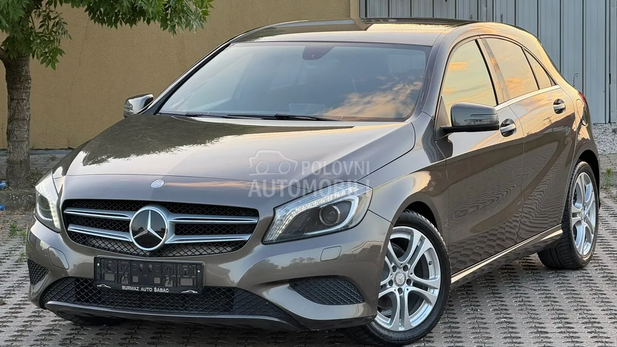 Mercedes-Benz A 180 2013 photo 2