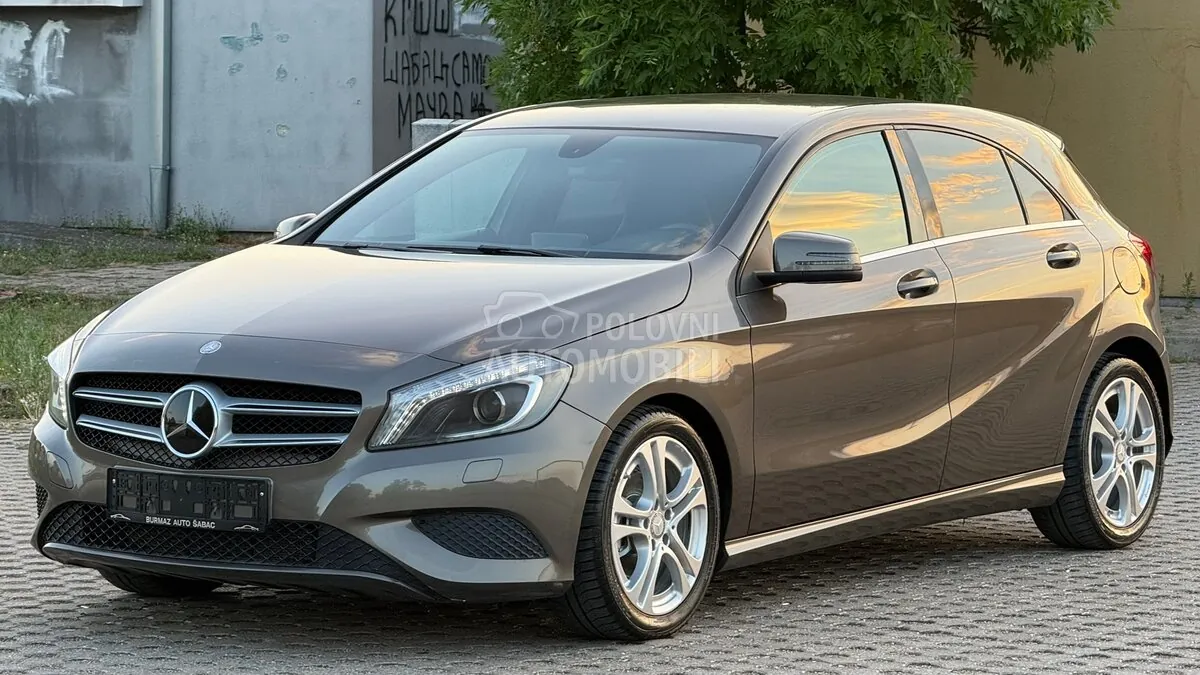 Mercedes-Benz A 180 2013 photo 3