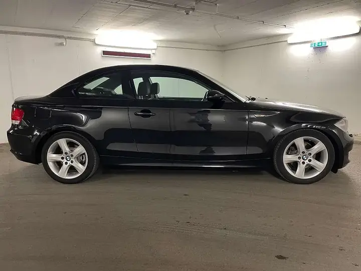 BMW 1 Series 2009 photo 2