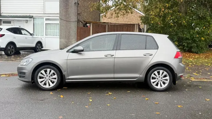Volkswagen Golf 2013 photo 2