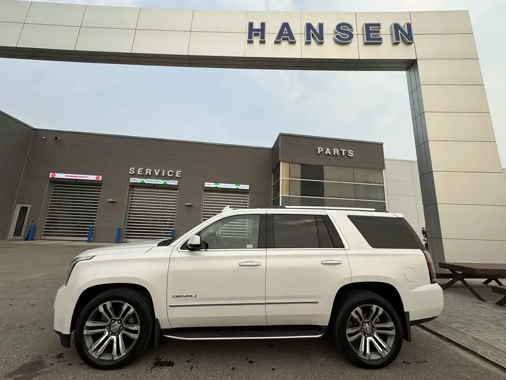 GMC Yukon 2018 photo 2