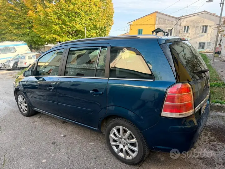 Opel Zafira 2007 photo 2