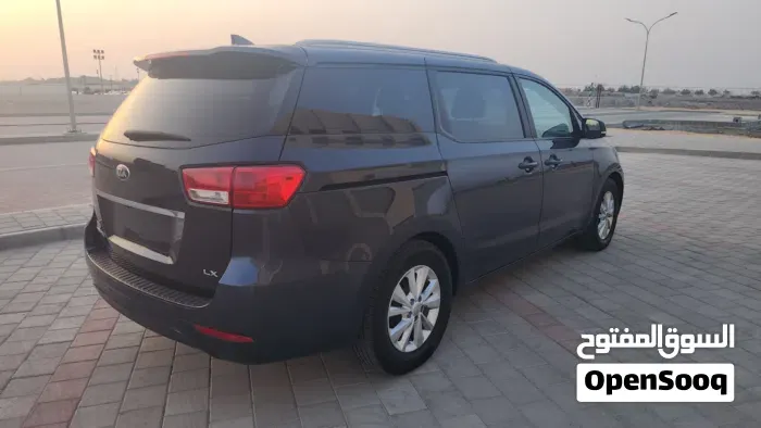 Kia Carnival 2016 photo 4