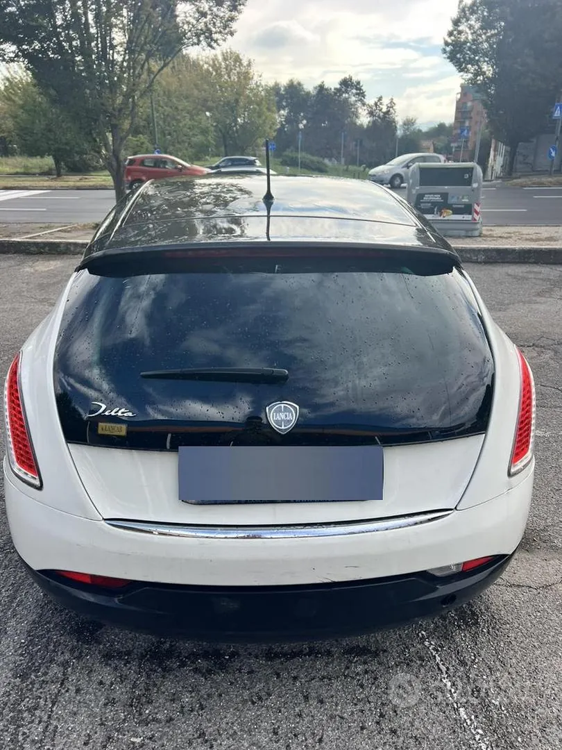Lancia Delta 2010 photo 3