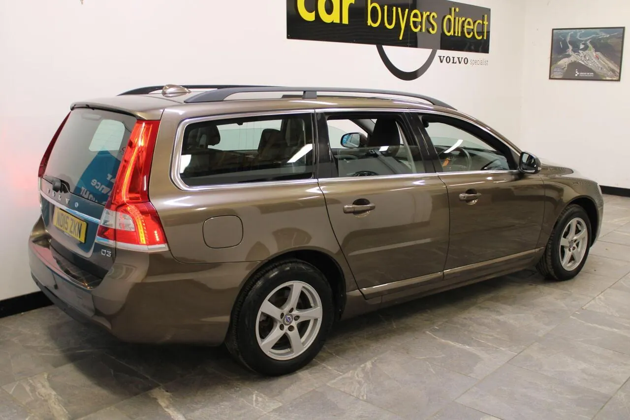 Volvo V70 2015 photo 2