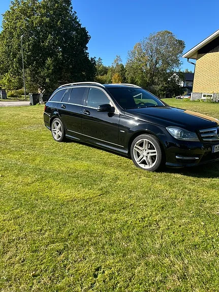 Mercedes-Benz C220 2012 photo 3