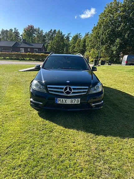Mercedes-Benz C220 2012 photo 2