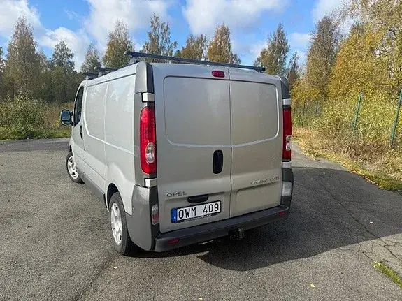 Opel Vivaro 2010 photo 4