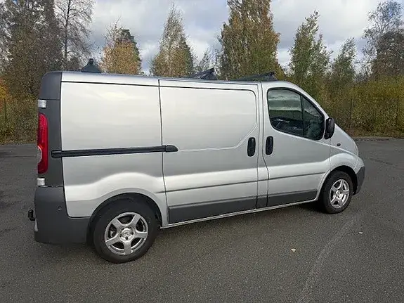 Opel Vivaro 2010 photo 3