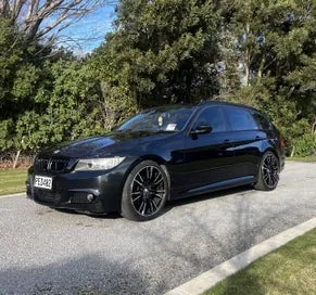 BMW 320I 2010 photo 2
