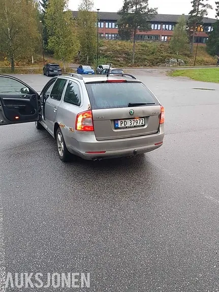 Skoda Octavia 2011 photo 5