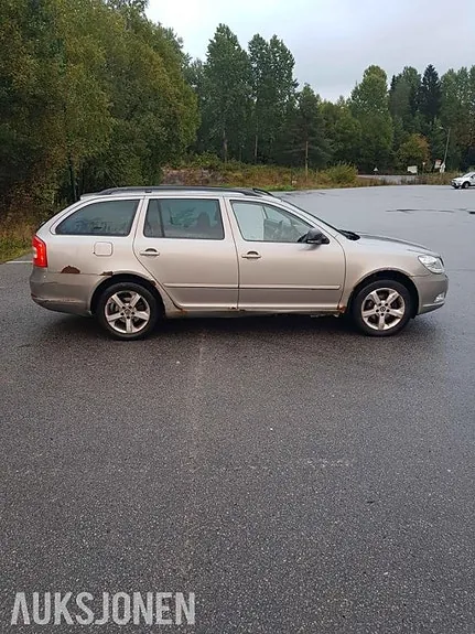Skoda Octavia 2011 photo 3