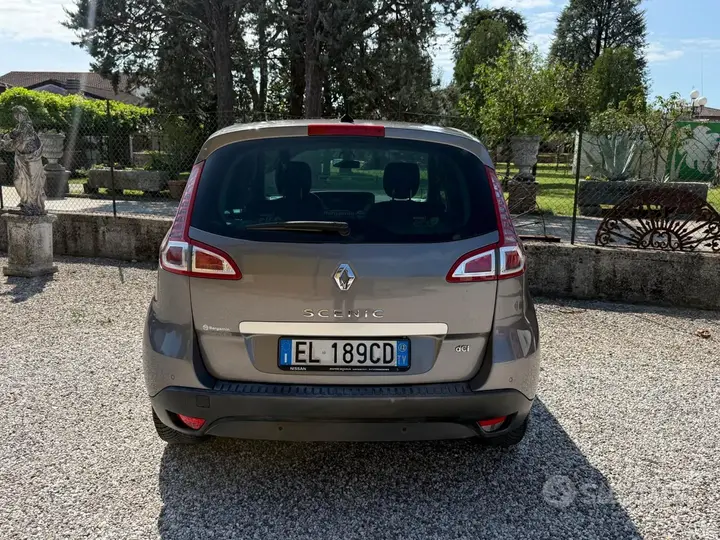 Renault Scenic 2012 photo 5