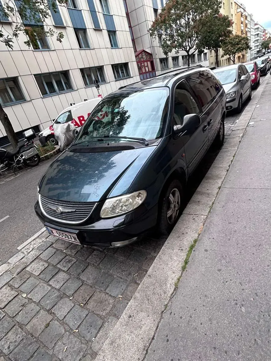 Chrysler Voyager 2005 photo 3