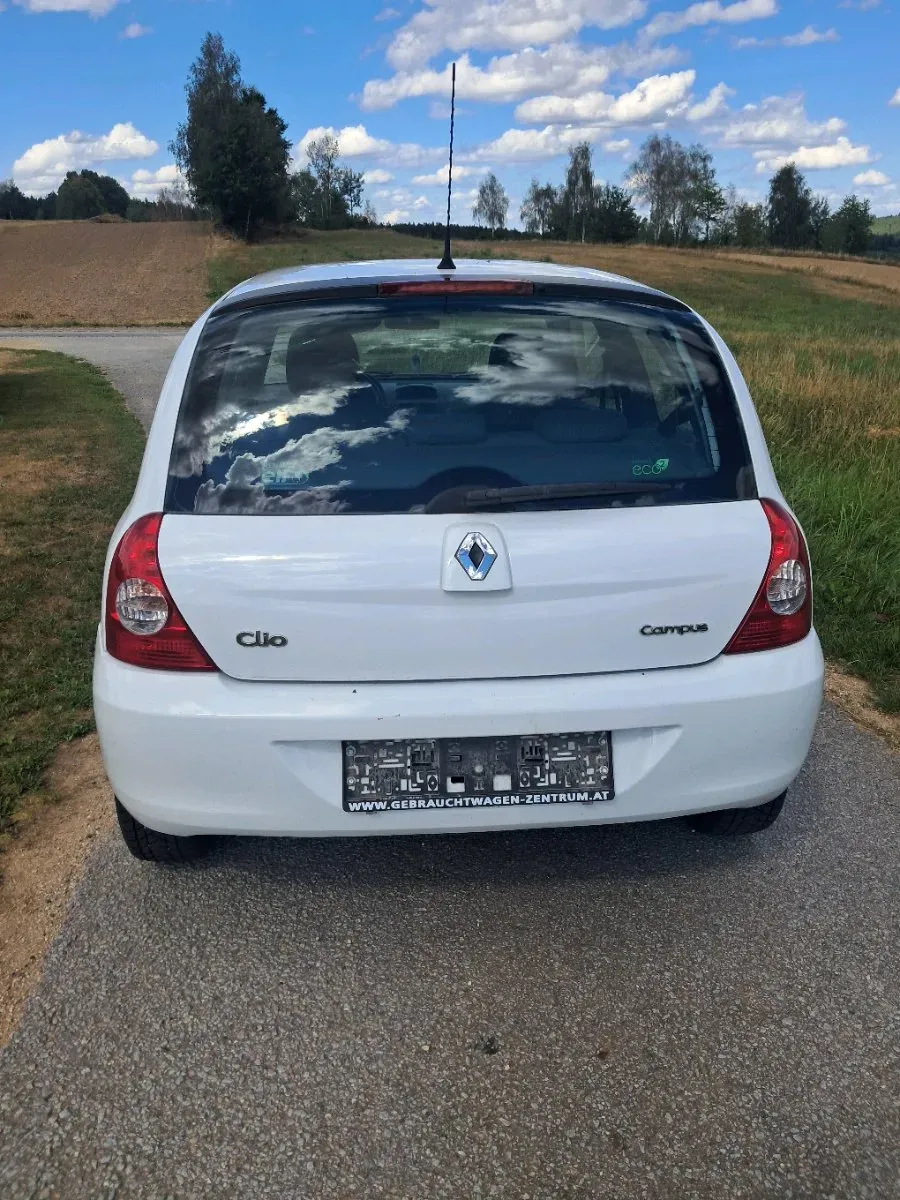 Renault Clio 2011 photo 3