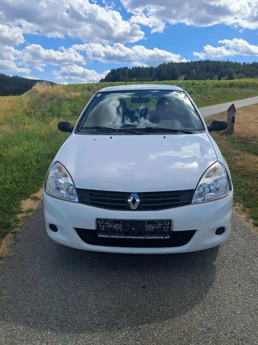 Renault Clio 2011 photo 2
