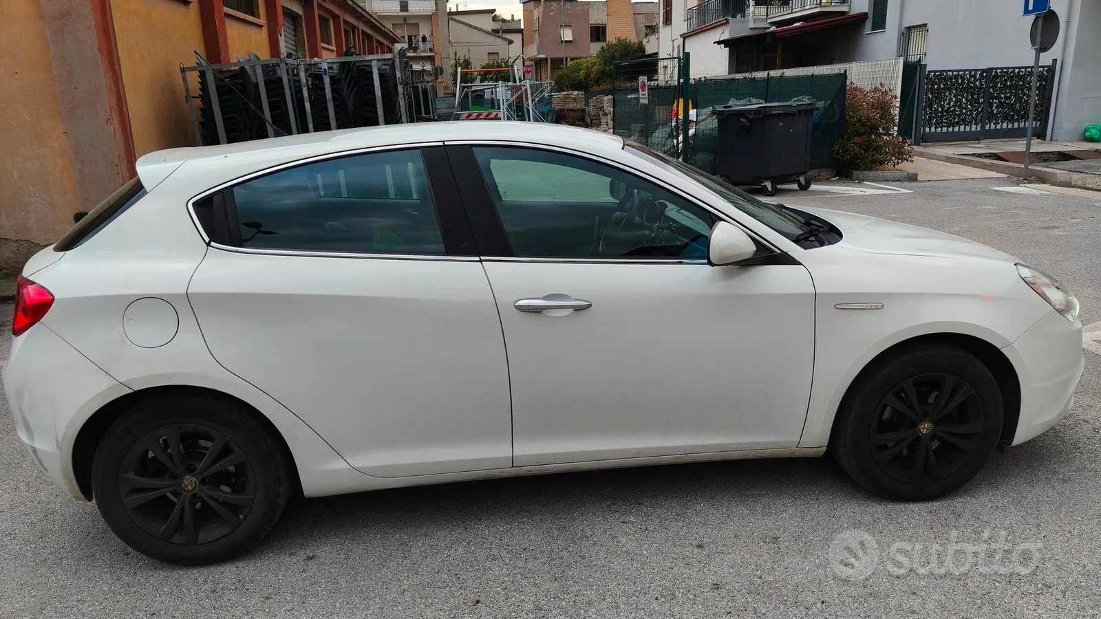 Alfa Romeo Giulietta 2011 photo 3