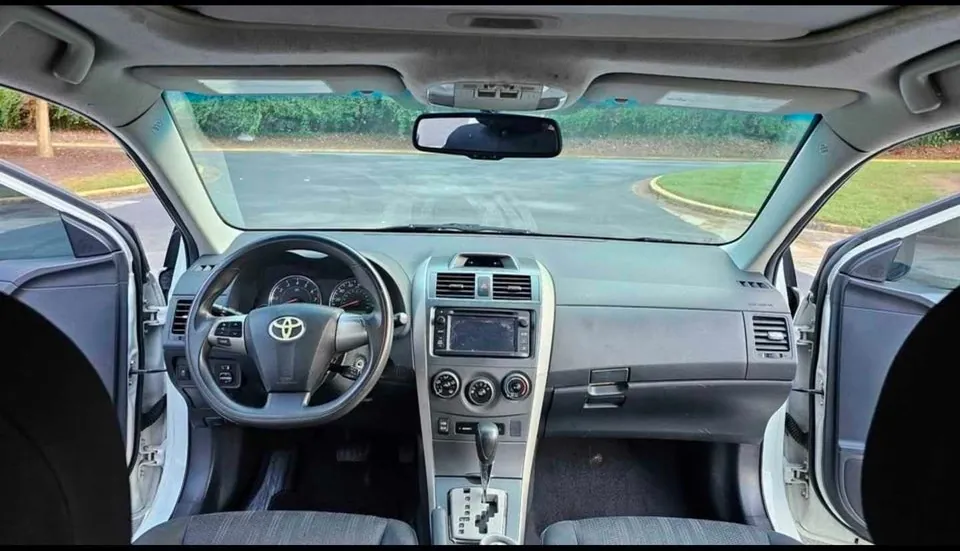Toyota Corolla 2012 photo 2