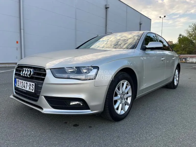 Audi A4 2012 photo 2