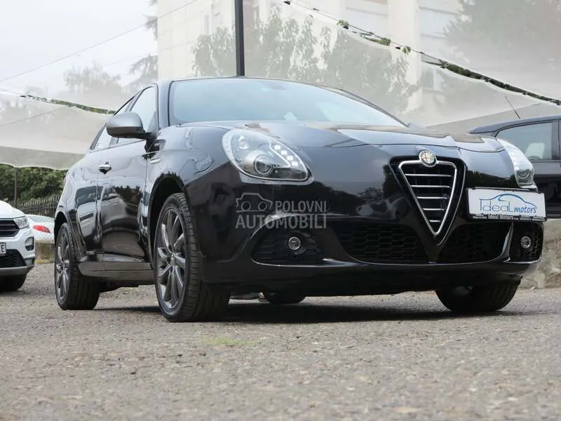 Alfa Romeo Giulietta 2013 photo 2