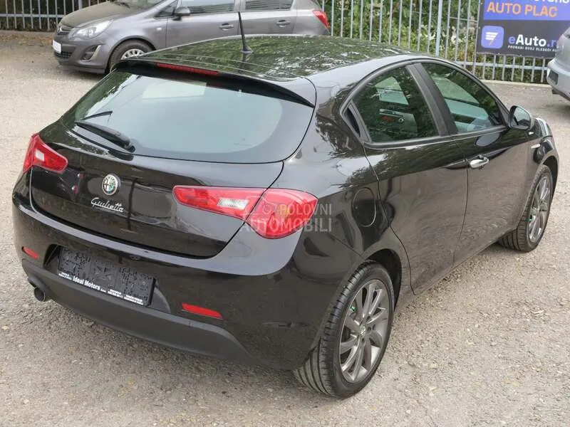 Alfa Romeo Giulietta 2013 photo 5