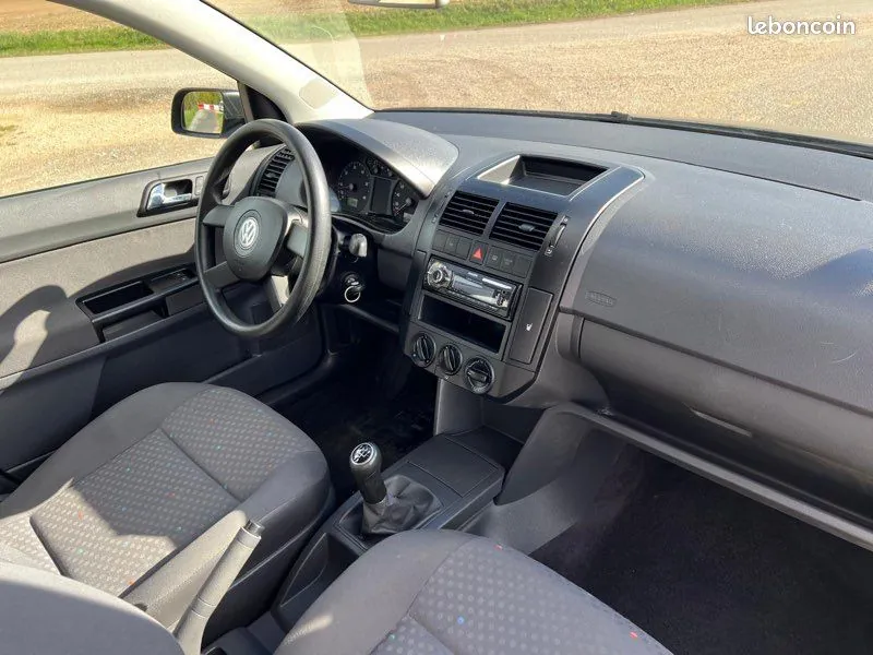 Volkswagen Polo 2004 photo 3